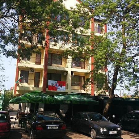 קברנה Central Park Family Hotel מראה חיצוני תמונה