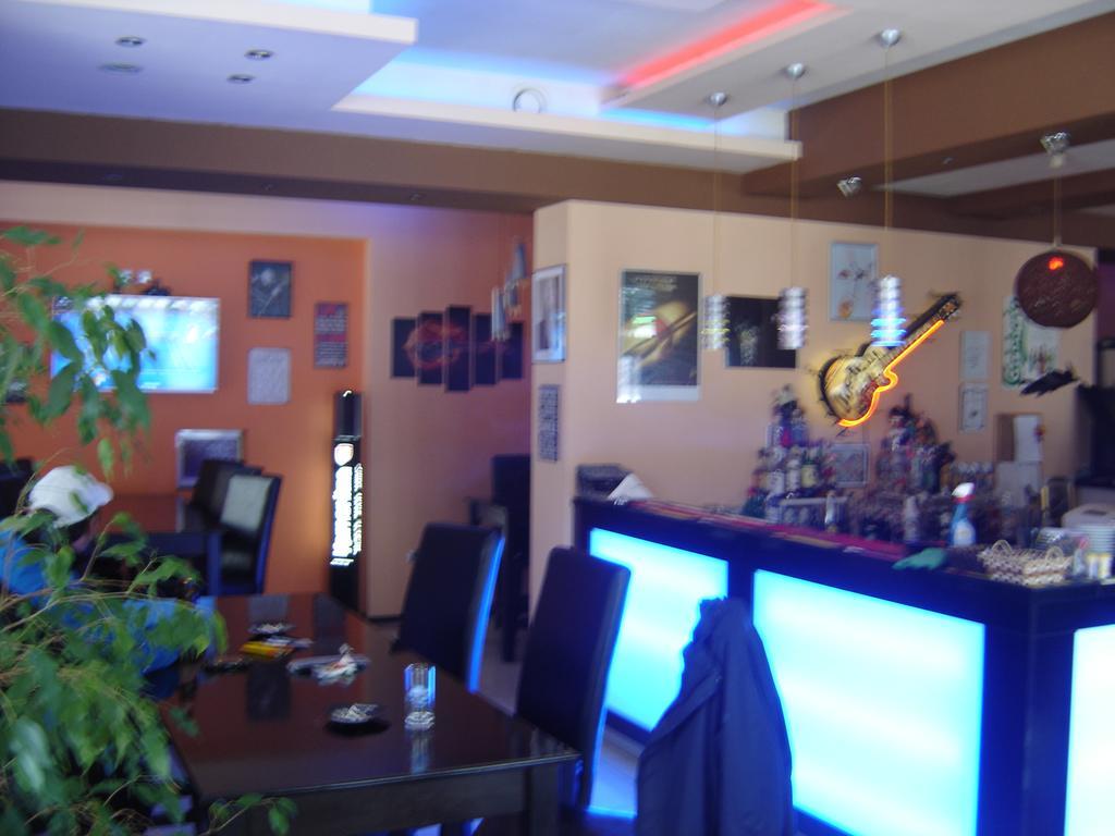 קברנה Central Park Family Hotel מראה חיצוני תמונה