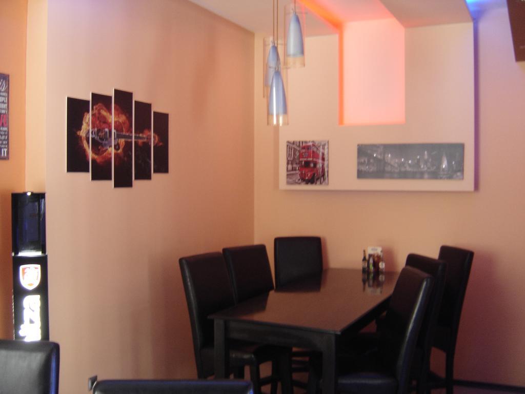 קברנה Central Park Family Hotel מראה חיצוני תמונה